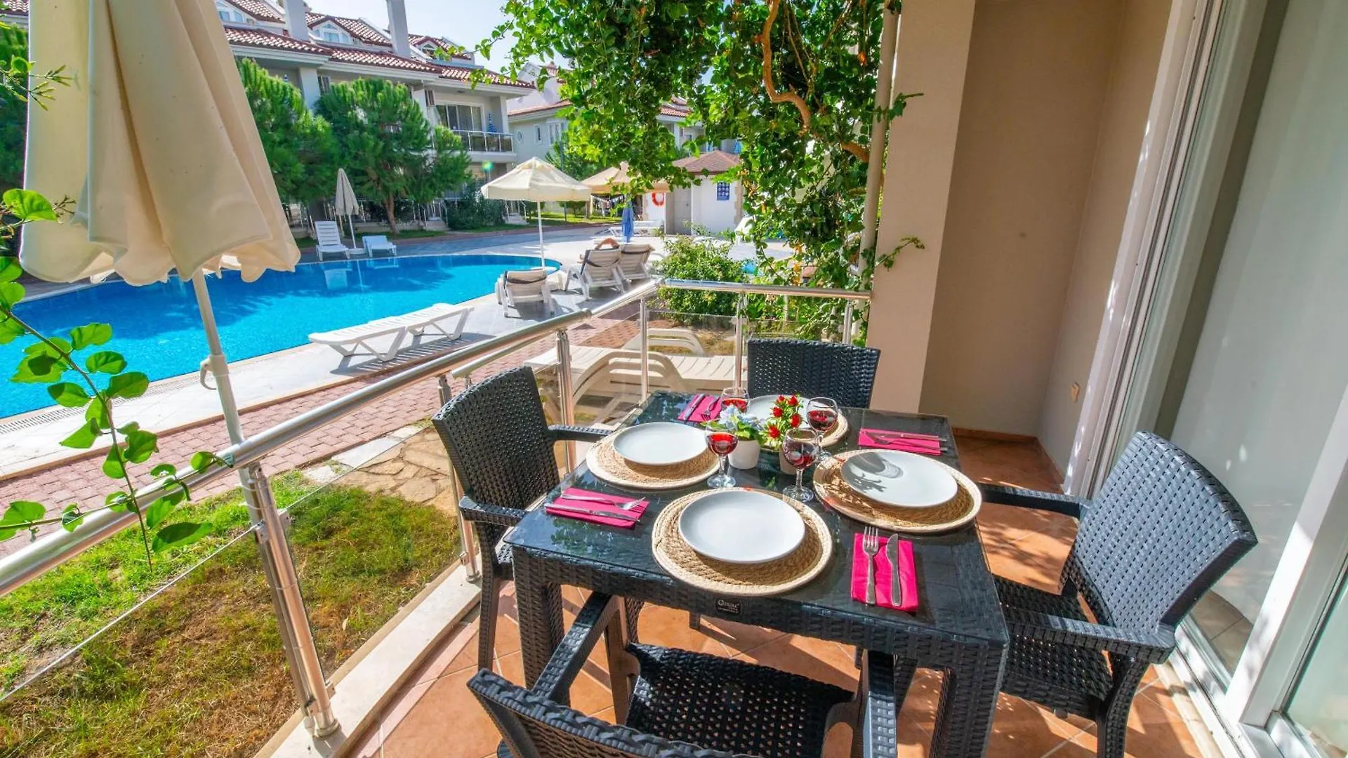 *** Apartmanhotel Sunset Beach Club Aqua Lettings Fethiye Törökország