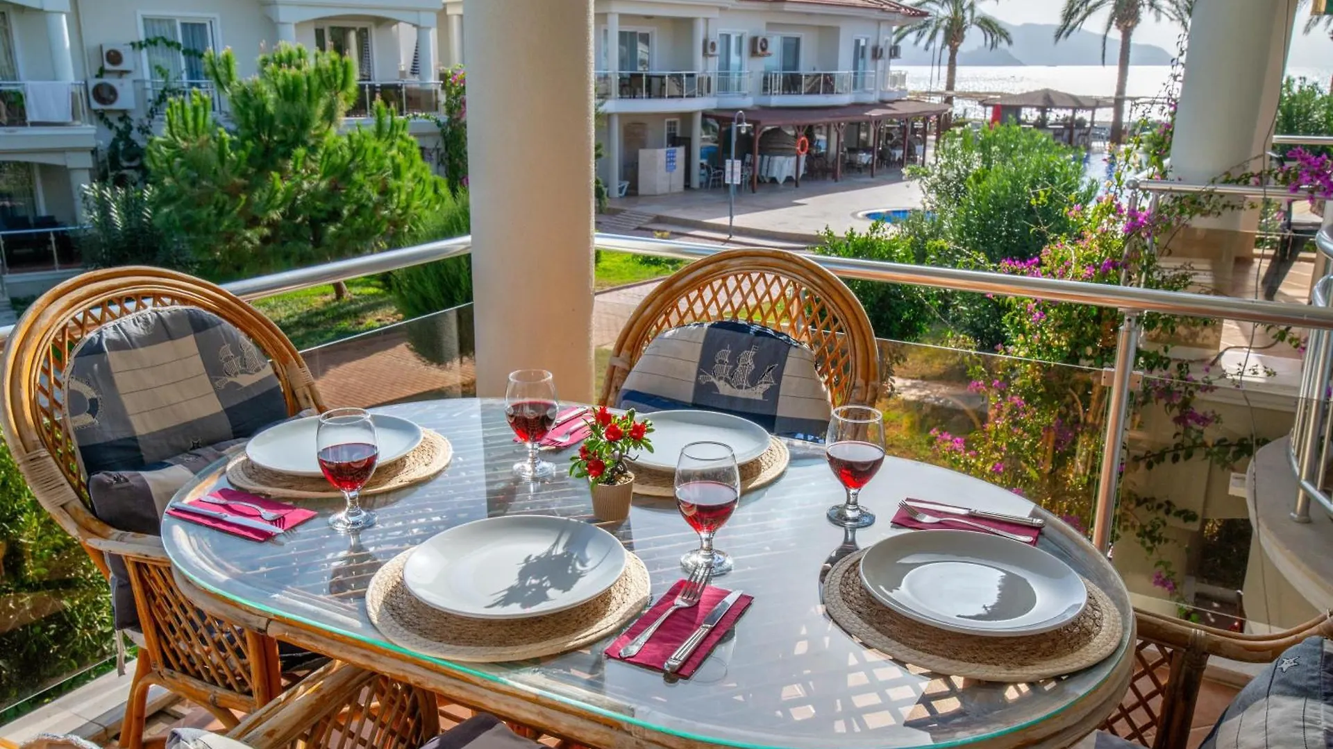 *** Apart Otel Sunset Beach Club Aqua Lettings Fethiye Türkiye